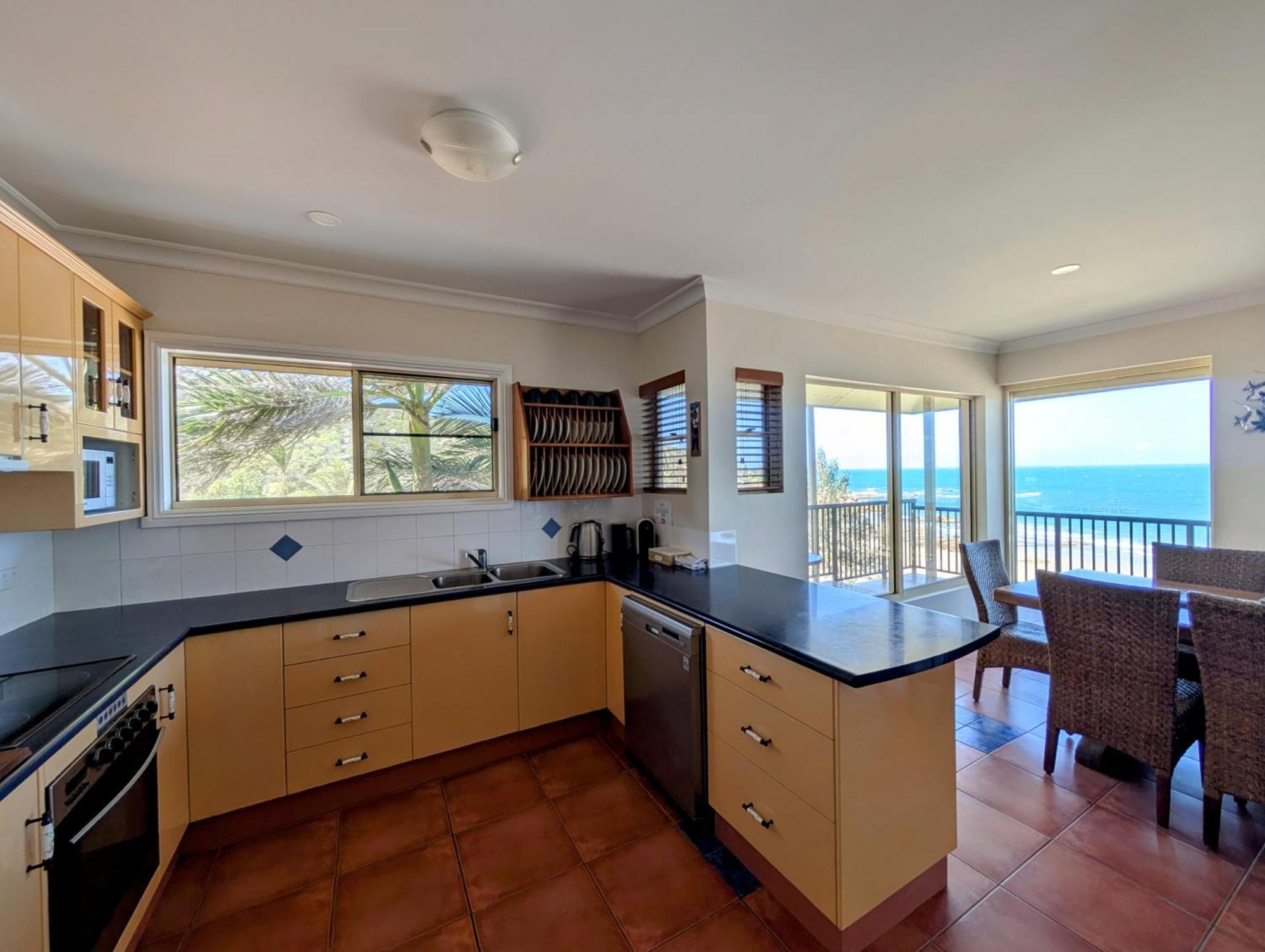 Rose Bay Resort Bowen Esterno foto
