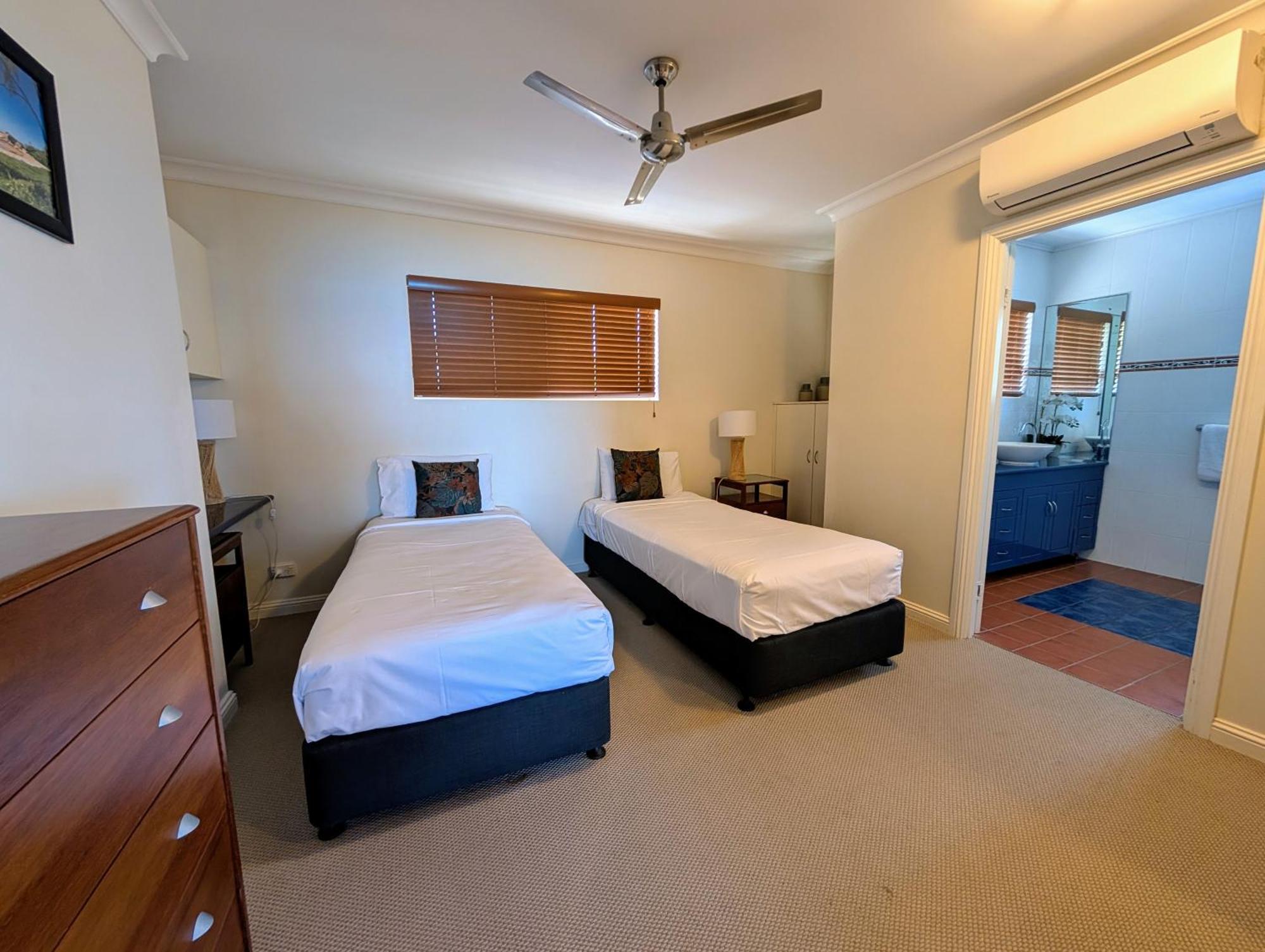 Rose Bay Resort Bowen Esterno foto