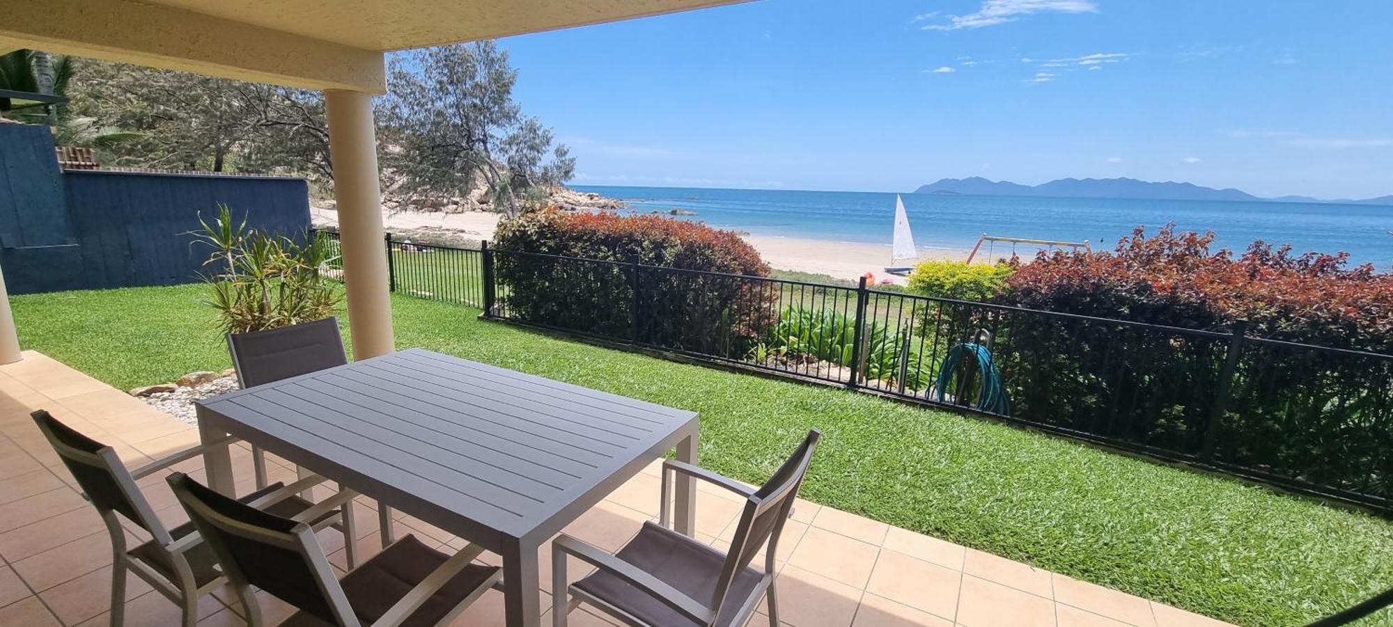 Rose Bay Resort Bowen Esterno foto