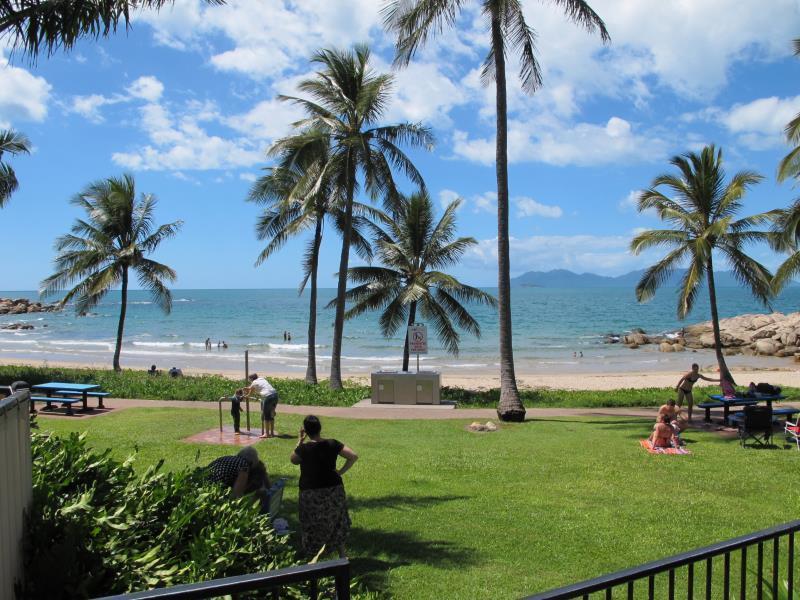 Rose Bay Resort Bowen Esterno foto