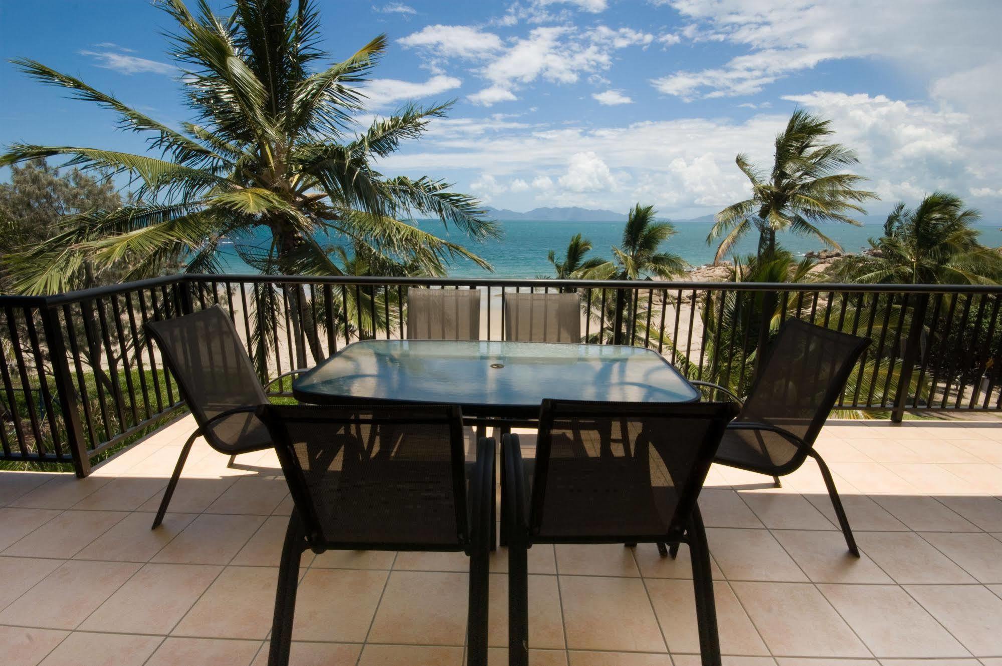 Rose Bay Resort Bowen Esterno foto