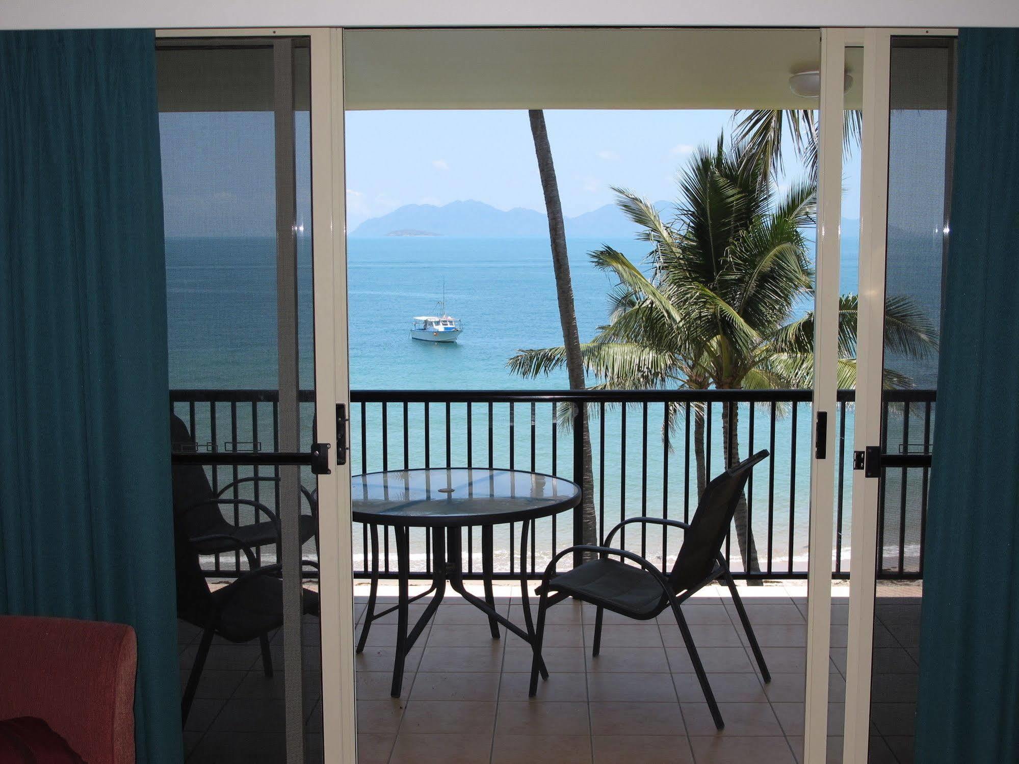 Rose Bay Resort Bowen Esterno foto